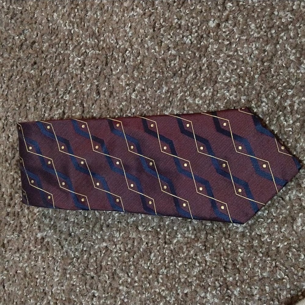 AUDREY Buckner men's tie, 100%silk. Beautiful tie.